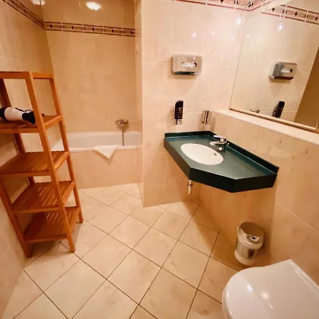 Doppelzimmer Theke, Direkt Am Alten Strom Holiday home